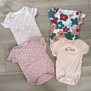 4 piece floral onesies 🌸